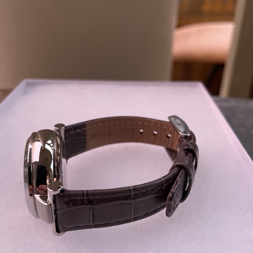 Vintage Kenneth Cole Women's Skeleton water resistant gray leather band Watch - Picture 8 of 8